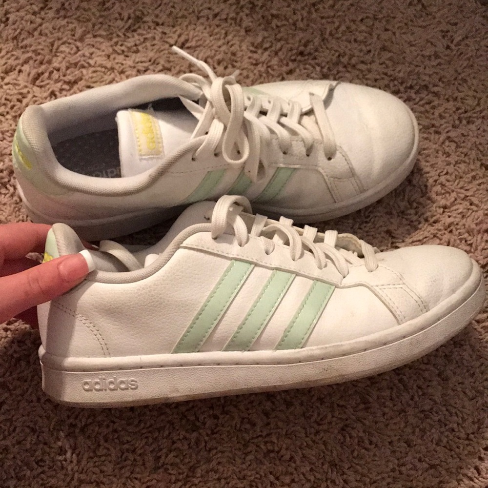 Size 7 Adidas sneakers